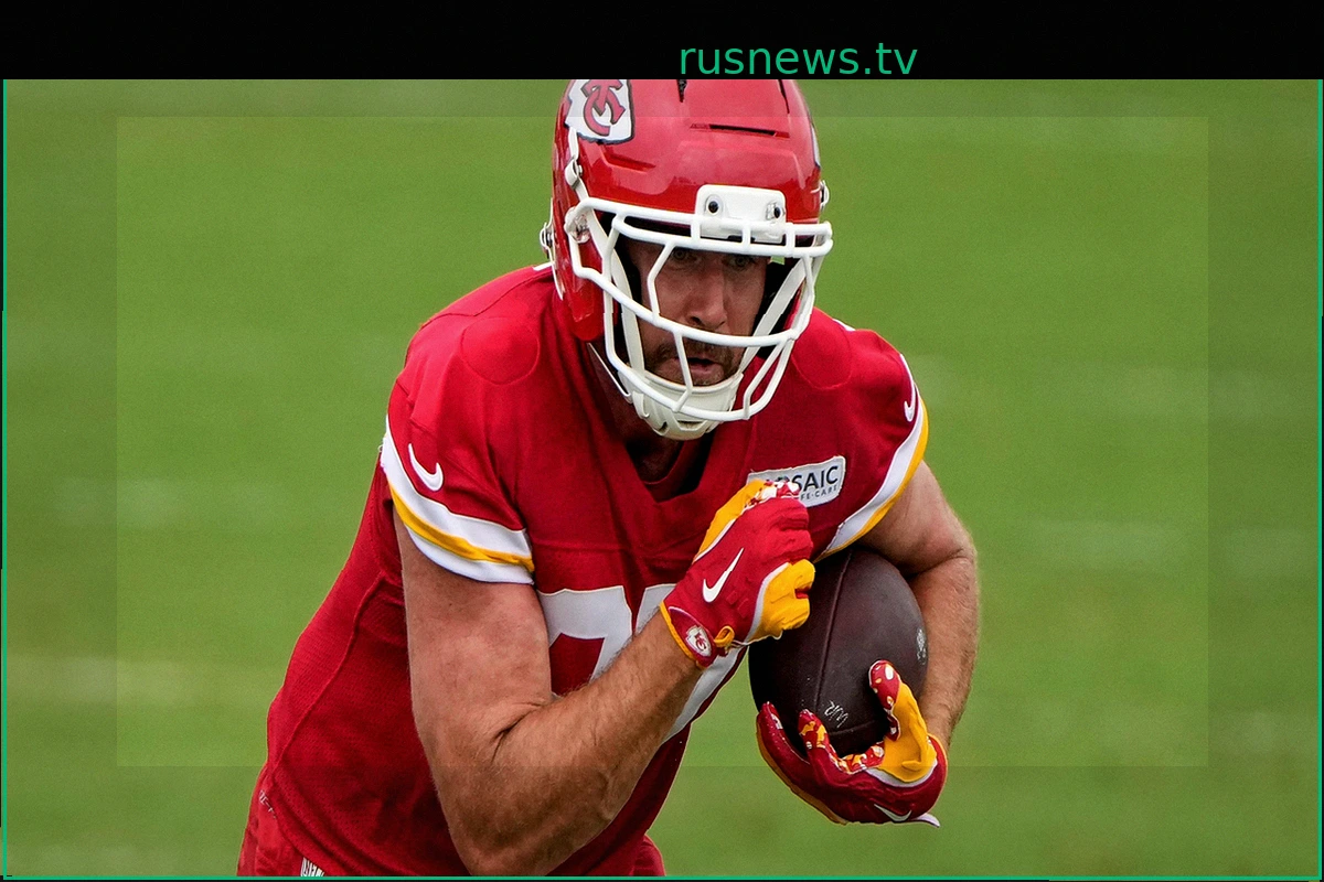 Энди Рид о «телосложении отца» Трэвиса Келси на сборах Chiefs