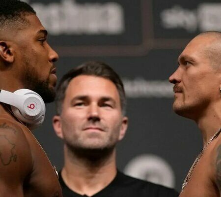 Усик рассказал о возможности реванша с Чисорой