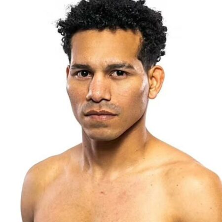 Карлос Гонсалес против Александра Эспинозы: Как смотреть бой