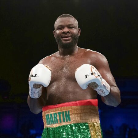 Мартин Баколе делает смелое предсказание о бое Дюбуа-Паркер