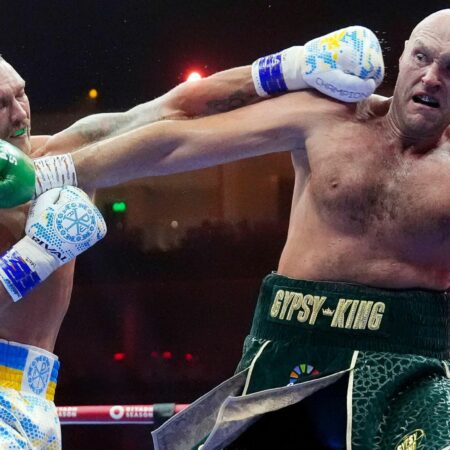 Олександр Усик о заявлении Тайсона Фьюри об уходе из бокса: «Он вернется»