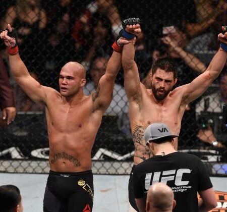 Бой Дерика Примеро против Карлоса Валенсуэлы