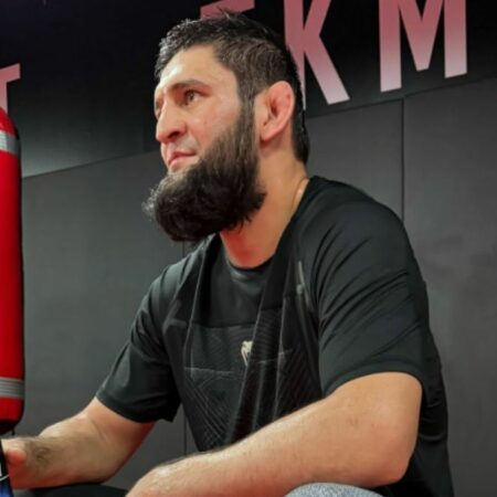 Дю Плесси предпочел бы бой с Чимаевым вместо Стрикланда