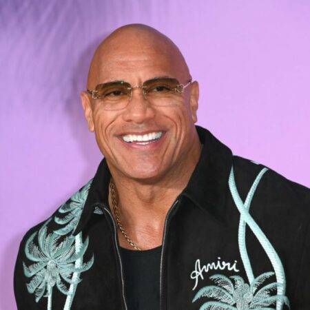 Джонсон советует Стрикланду отбросить эго и развиваться