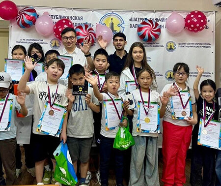 В Элисте юные шахматисты сразились в блицтурнире, посвященном празднику Цаган Сар