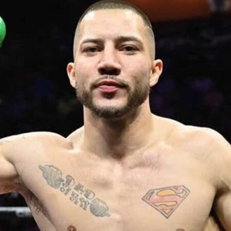 Бой Рики Де Лос Сантоса против Кевина Уолша: как посмотреть