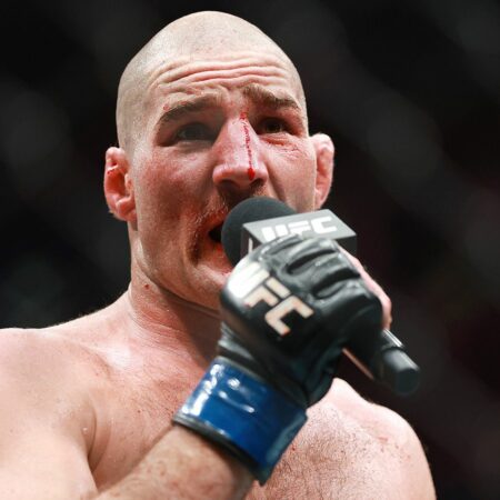 Тренер Стрикленда признал свою долю ответственности за поражение от Дю Плесси