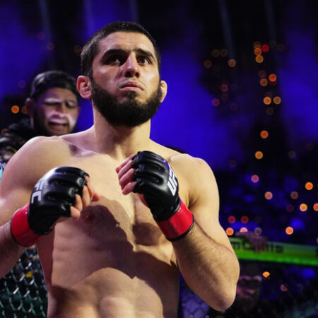 Махачев не планирует давать шанс Топурии в ближайшее время