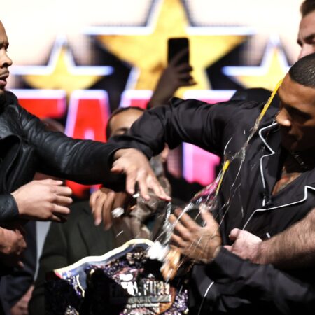 Барри Макгиган о бое Юбэнка-младшего против Конора Бенна: &laquo;Вес имеет значение&raquo;