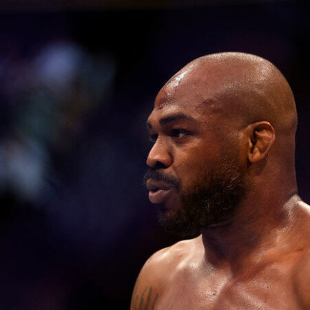 Белый: «Планируется, что Джонс будет драться этим летом.»