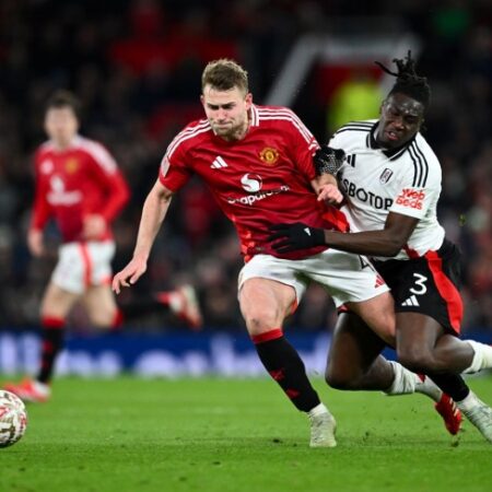 Манчестер Юнайтед вылетает из Кубка Англии, проиграв Фулхэму в серии пенальти