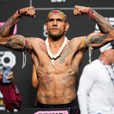 Перейра ответил на вопрос о возвращении в средний вес