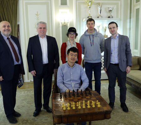 Дин Лижэнь посетил Музей шахмат ФШР