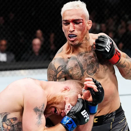 Оливейра: Топурии следовало вести себя скромнее при переходе в легкий вес