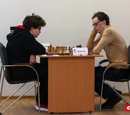 Константин Попов – новый лидер юниорского первенства России по шахматам