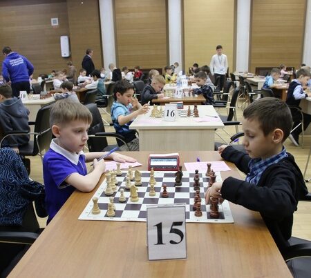 Первенство Югры по шахматам среди детей до 9 лет стартовало в Ханты-Мансийске