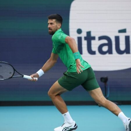 Что случилось с глазом Новака Джоковича? Теннисные фанаты обеспокоены состоянием звезды