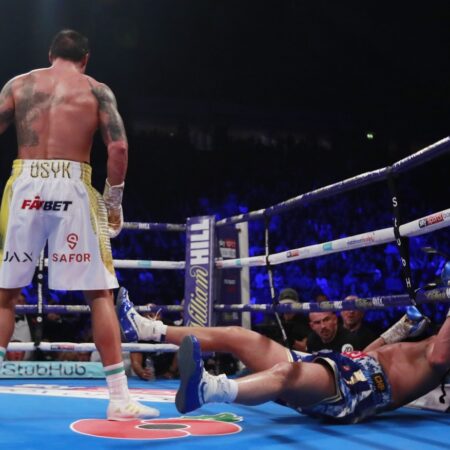 Бывший чемпион Тони Белью удивлен силой ударов Усика