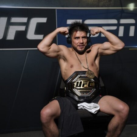 Генри Сехудо публично извинился перед Исраэлем Адесаньей