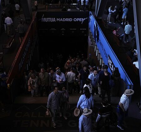 Массовые отключения электричества вызвали хаос в Испании и Португалии, приостановлен крупный турнир