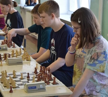 В Опочке прошло юниорское командное первенство Псковской области по шахматам