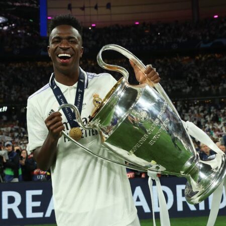 Винисиус Жуниор из «Реал Мадрида» отвечает игрой после неожиданного пребывания на скамейке запасных в Лиге чемпионов