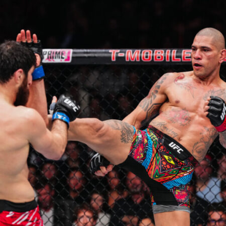 Дрикус Дю Плесси сделал прогноз на бой Анкалаева и Перейры