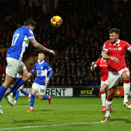 «Голливудское дерби»: «Рексхэм» против «Бирмингема» — показатель изменений в английском футболе