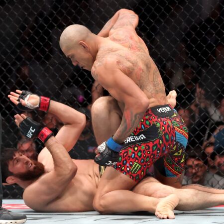 Алекс Перейра подозревает перелом ноги после реванша с Магомедом Анкалаевым