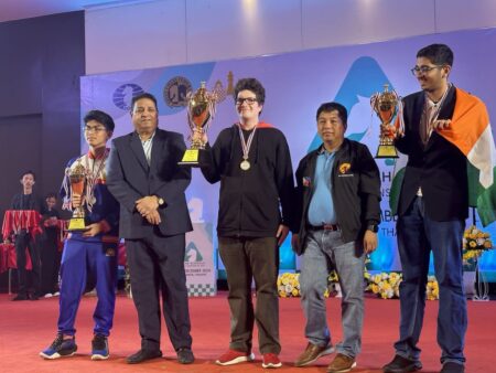 Первенство Азии среди школьников: На экваторе борьбы за медали