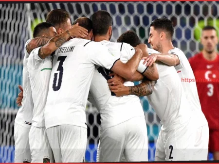 Дино Дзофф критикует игроков сборной Италии за вирусное видео празднования в плей-офф