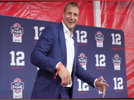 Роб Гронковски Получил Травму на Fanatics Flag Football Classic, Бывшая Звезда НФЛ Раскрывает Свой Статус