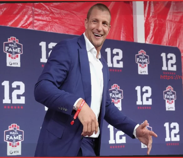 Роб Гронковски Получил Травму на Fanatics Flag Football Classic, Бывшая Звезда НФЛ Раскрывает Свой Статус