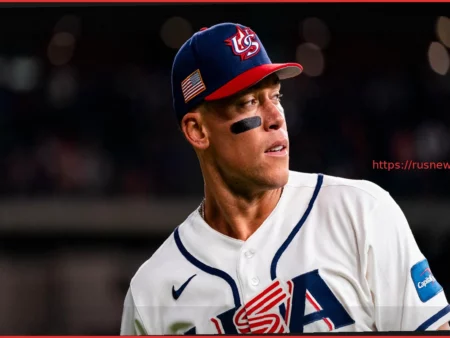 Болельщики празднуют выход сборной США в четвертьфинал Мировой бейсбольной классики благодаря победе Италии над Мексикой