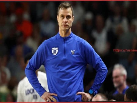 Джон Шейер, Фред Хойберг: Финалисты премии Нейсмита 2026 лучшему тренеру мужского студенческого баскетбола