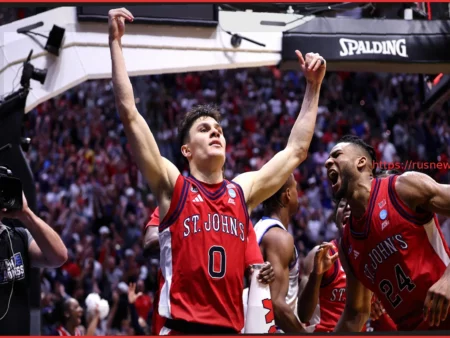 Рик Питино реагирует на решающий бросок Дилана Дарлинга в победе SJU над Канзасом, ссылаясь на вирусную старую цитату