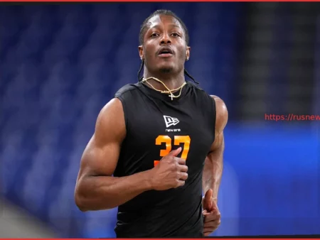 Карнелл Тейт демонстрирует навыки с Джулианом Сейином на Профессиональном дне Университета Огайо на фоне слухов о драфте НФЛ