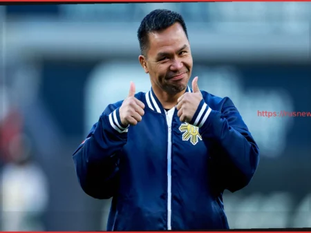 Мэнни Пакьяо сделал первый бросок на матче «Янкиз» против «Атлетикс» в вирусной фотографии MLB