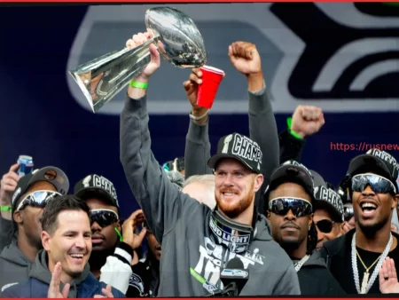 Свадьба Сэма Дарнолда и Кэти Хуфнагл: Звездные гости, включая Джоша Аллена, Хейли Стайнфелд и Оливию Калпо