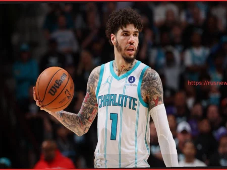 Ламело Болл намеренно подставил ногу Баму Адебайо