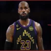 Слухи о будущем Леброна Джеймса: куда направится звезда Lakers на рынке свободных агентов, и когда он планирует завершить карьеру