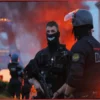 Полиция Парижа задержала десятки человек после беспорядков во время празднования победы ПСЖ в Лиге Чемпионов