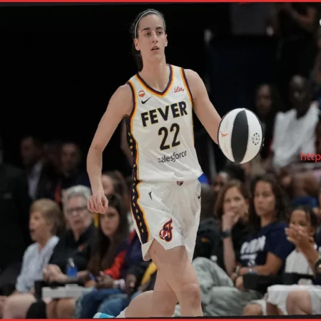 Кейтлин Кларк подарила Киду Кади подписанную майку на тренировке Indiana Fever