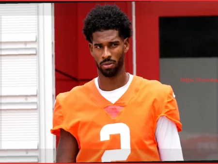 Shedeur Sanders Teaches Julian Lewis, Colorado QBs in Video Ahead of Deion’s 2026 CFB Season
